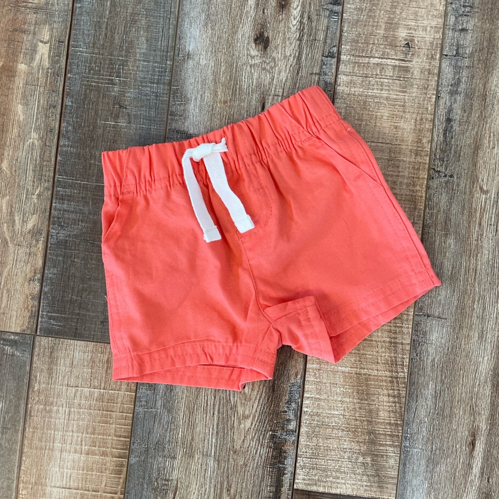 Carter’s 🎯 peach shorts, size newborn, NWOT